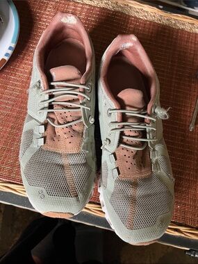 On Running Women's Mint Green and Road Running Shoes on cloud 7W